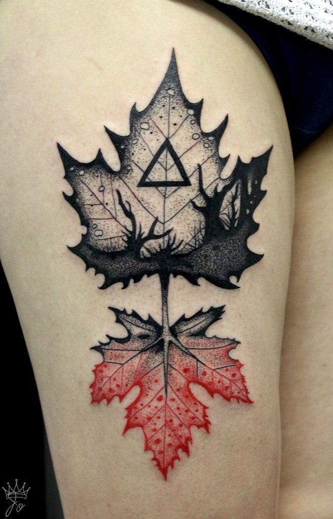 Художественная татуировка "Кленовые листья" от мастера Ксении Jokris Соколовой.