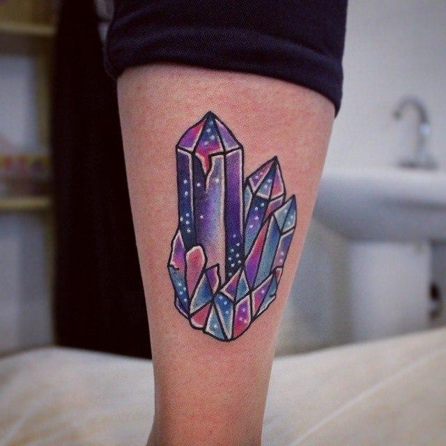 Художественна татуировка "Космические кристаллы". Мастер Настя Стриж.