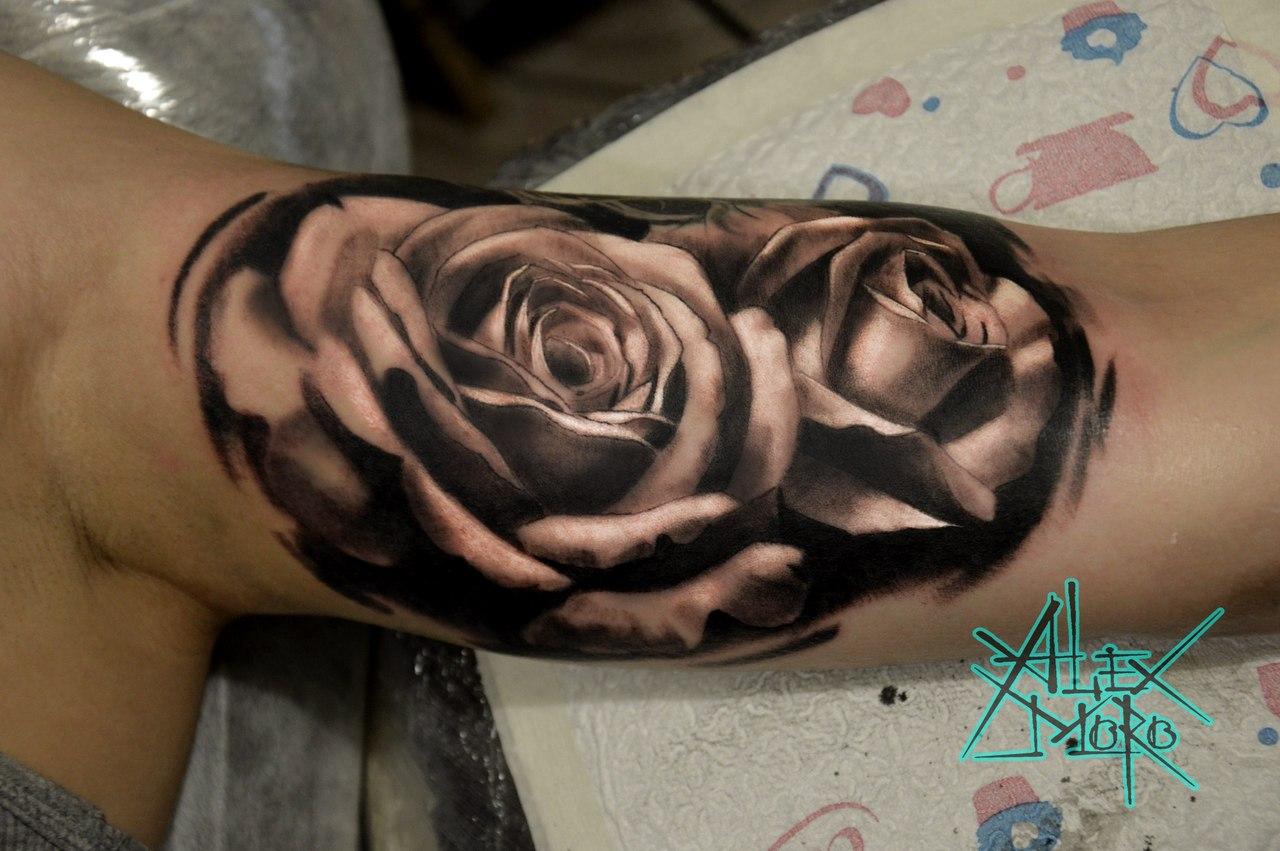 Художественная татуировка "Розы" от Александра Морозова
