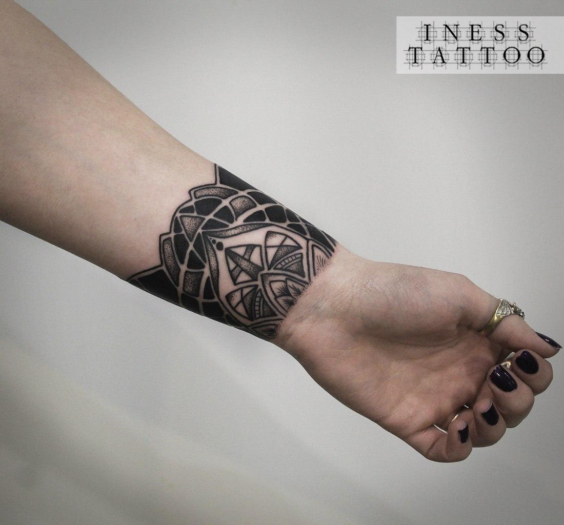 Художественная татуировка «Орнамент». Мастер — Инесса Кефир