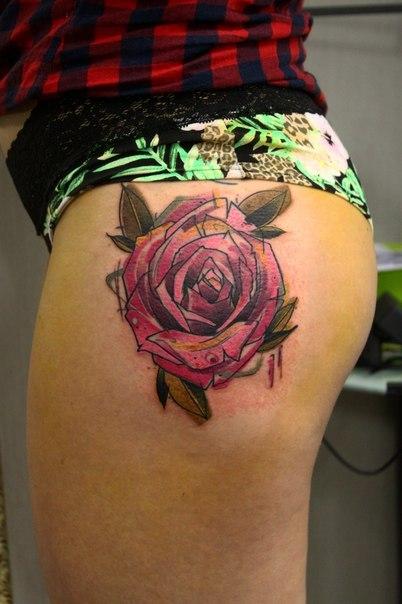 Художественная татуировка «Роза». Мастер — Саша Новик