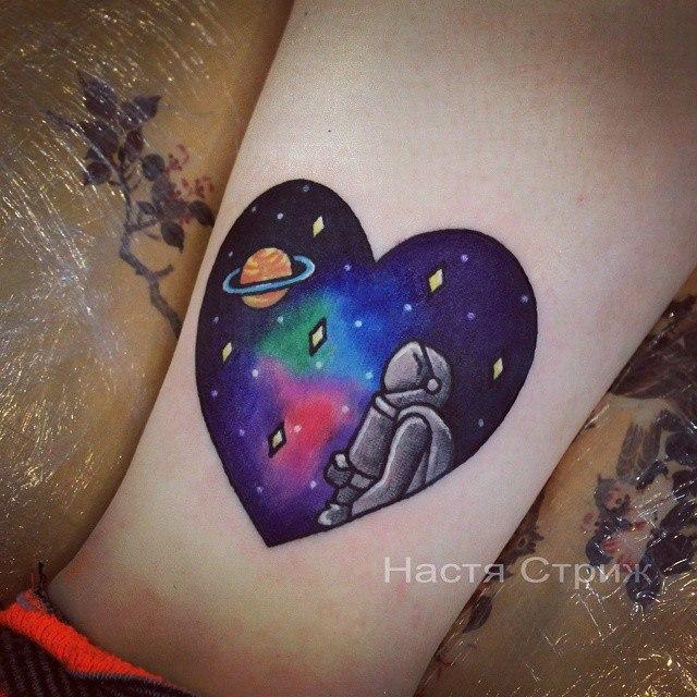 Художественная татуировка «Космос». Мастер — Настя Стриж
