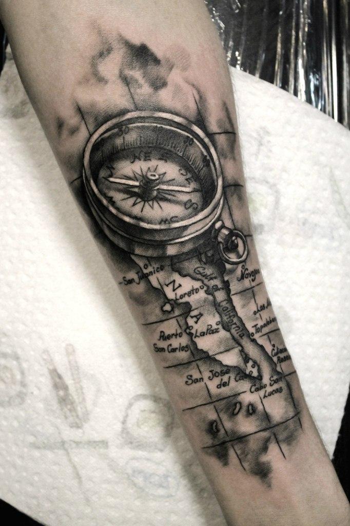 Татуировка компас на руке: символика и значение