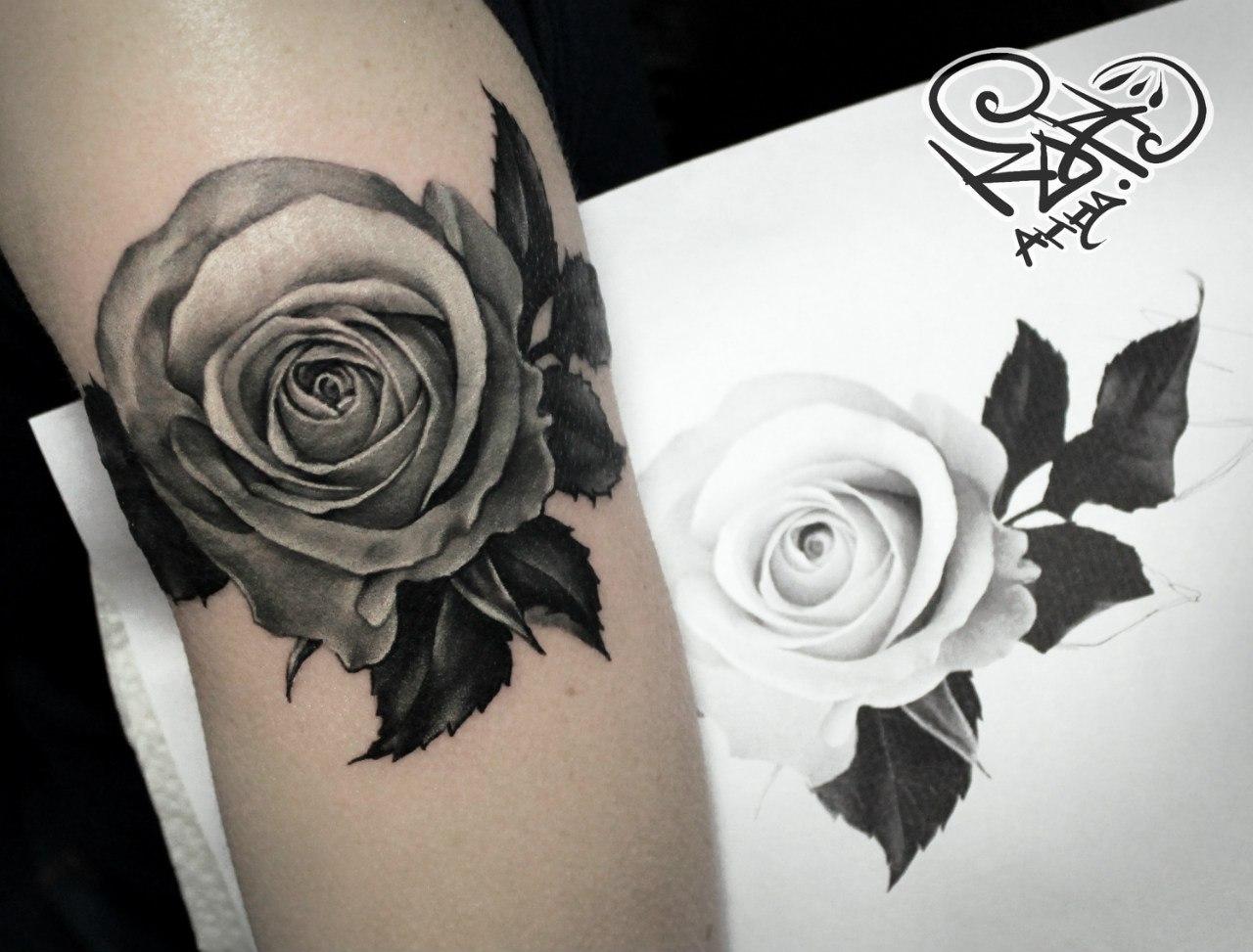 Художественная татуировка «Роза». Мастер — Анна Корь