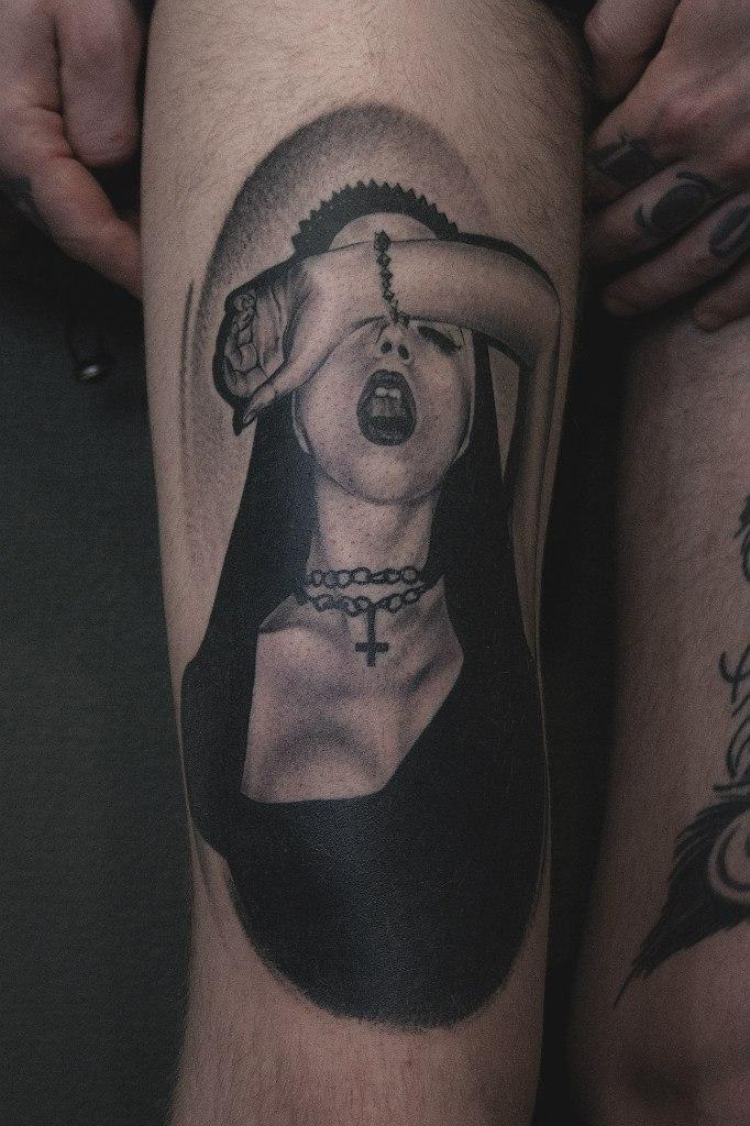 Художественная татуировка "Монашка" от Валеры Моргунова