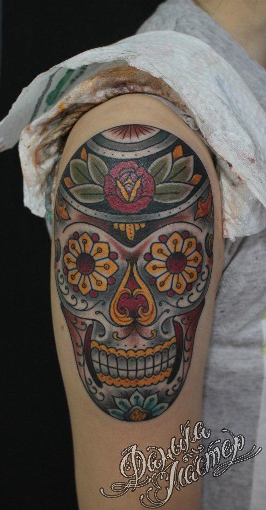 Художественная татуировка "Сахарный череп" от Данилы-Мастера