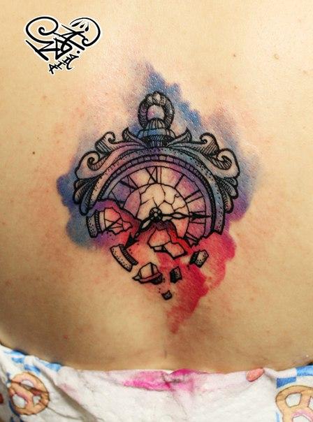 Художественная татуировка «Часы». Мастер — Анна Корь