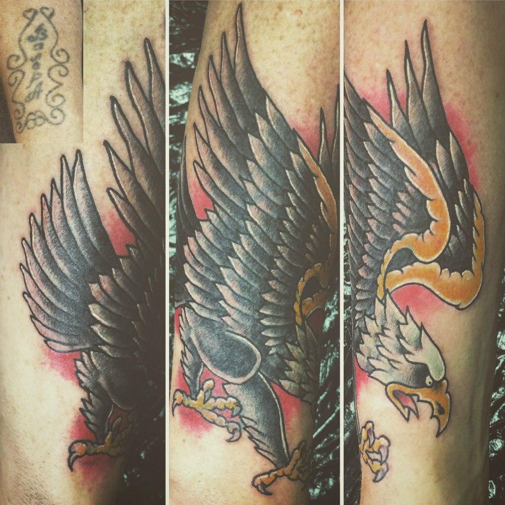 Художественная татуировка "орёл". Перекрытие старой татуировки. Мастер Ил Берёза