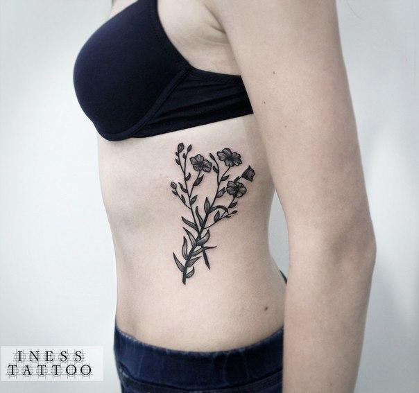 Художественная татуировка «Цветы». Мастер — Инесса Кефир