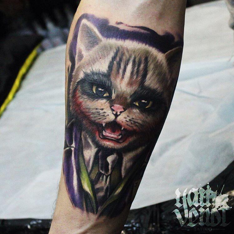 Художественная татуировка "Кот Джокер". Мастер Ян Енот.