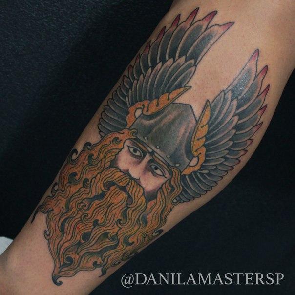 Художественная татуировка "Перун" от Данилы-Мастера.