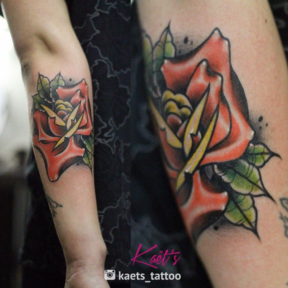 Художественная татуировка "Роза". Мастер Ил Берёза