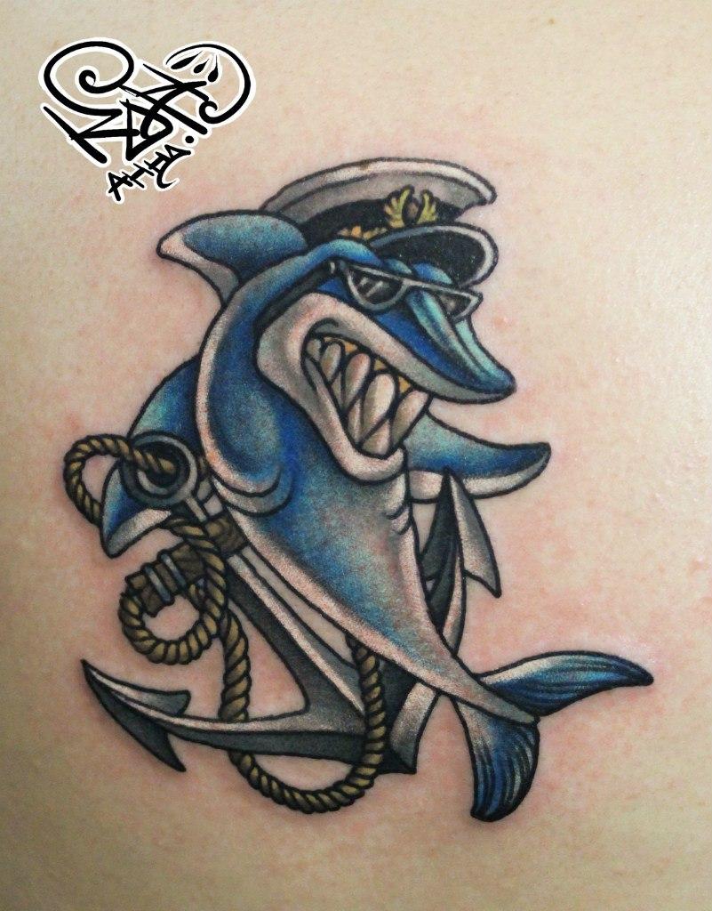 Художественная татуировка «Акула». Мастер — Анна Корь. Расположение — лопатка