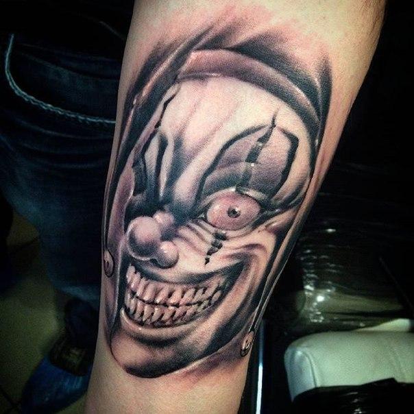 Художественная татуировка "Клоун" от Евгения Ершова.