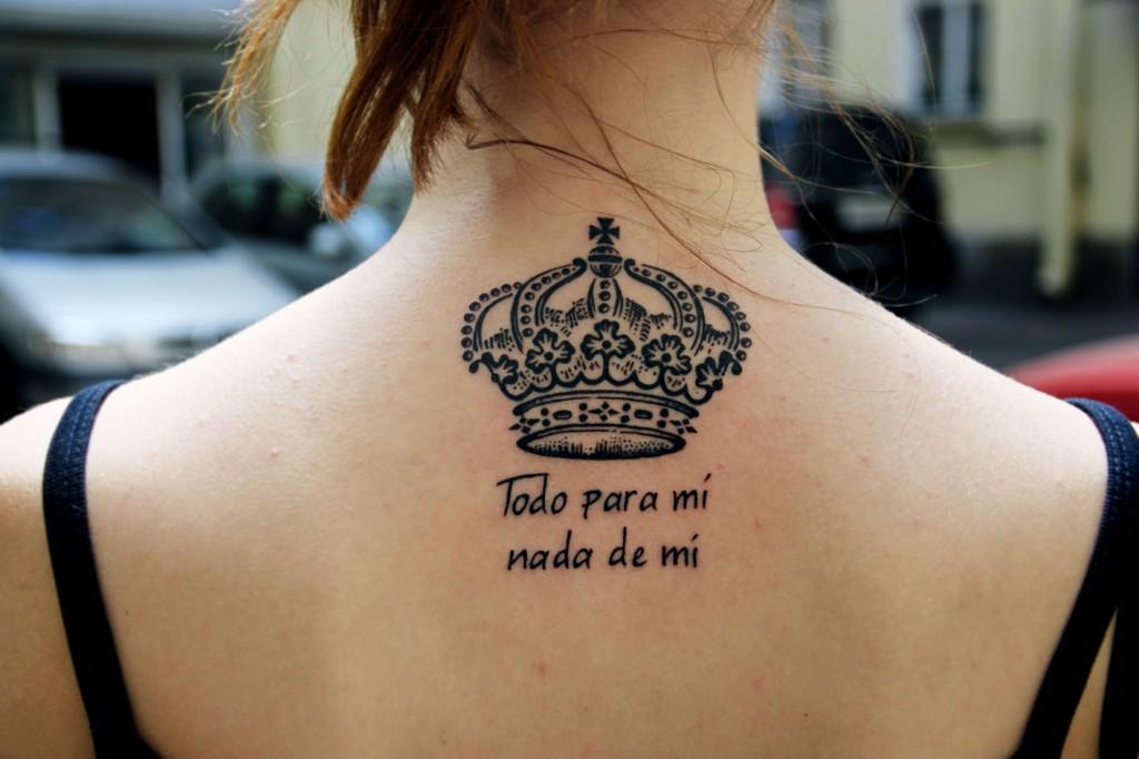 Художественная татутировка "Корона" + надпись. Мастер Павел Заволока