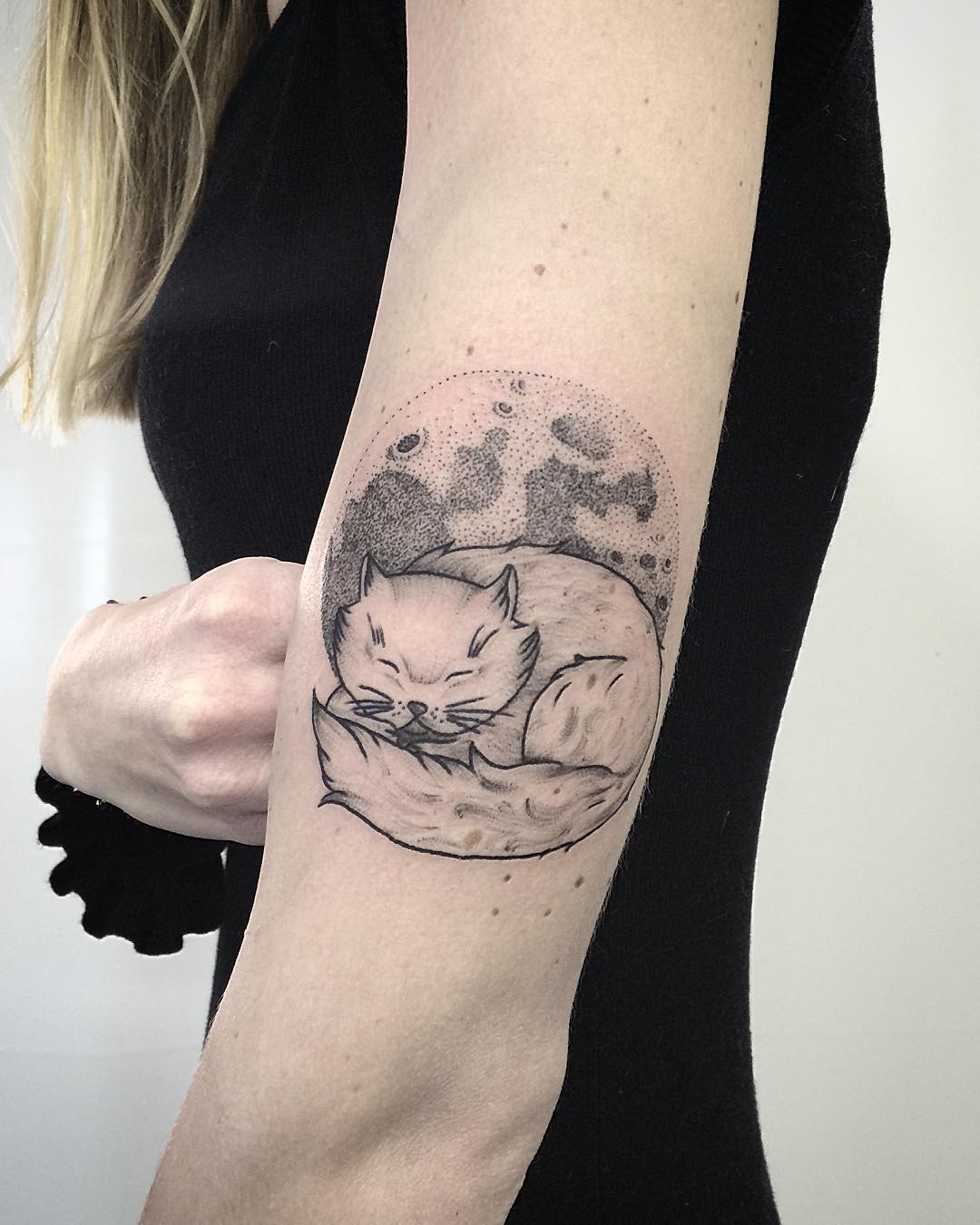 Художественная татуировка "Котик" от Лилии Золотухиной