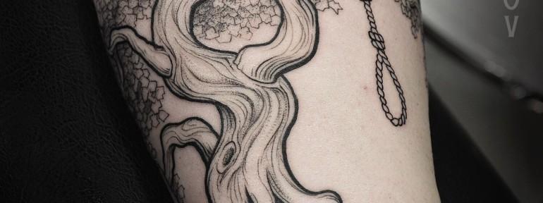 Художественная татуировка «Дерево»