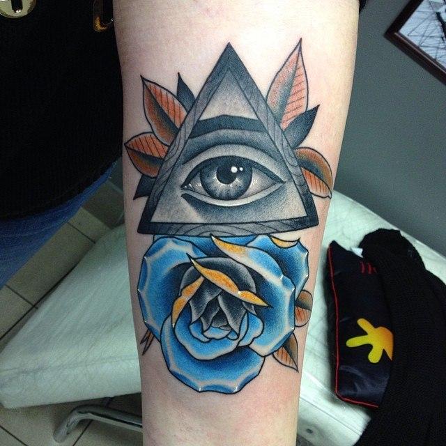 Художественная татуировка «Масонский глаз»