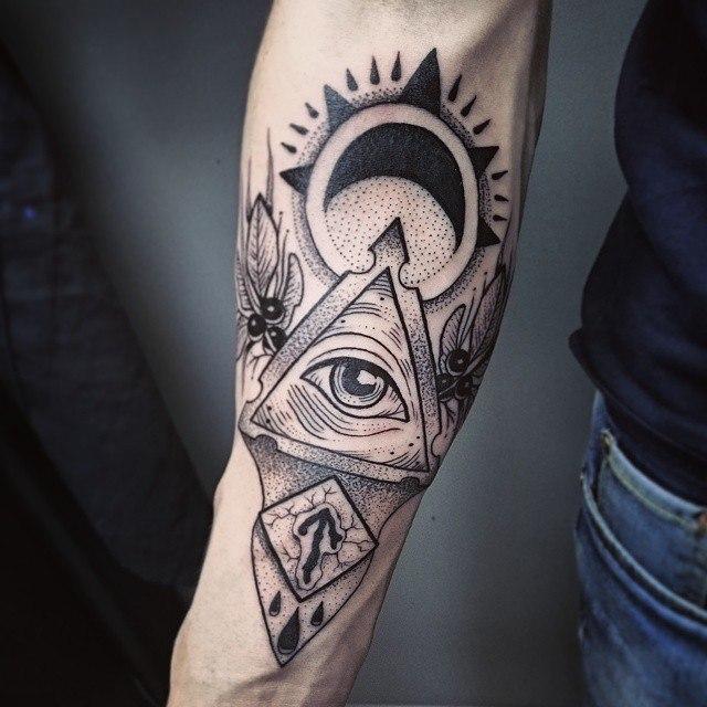 Художественная татуировка «Масонский глаз»