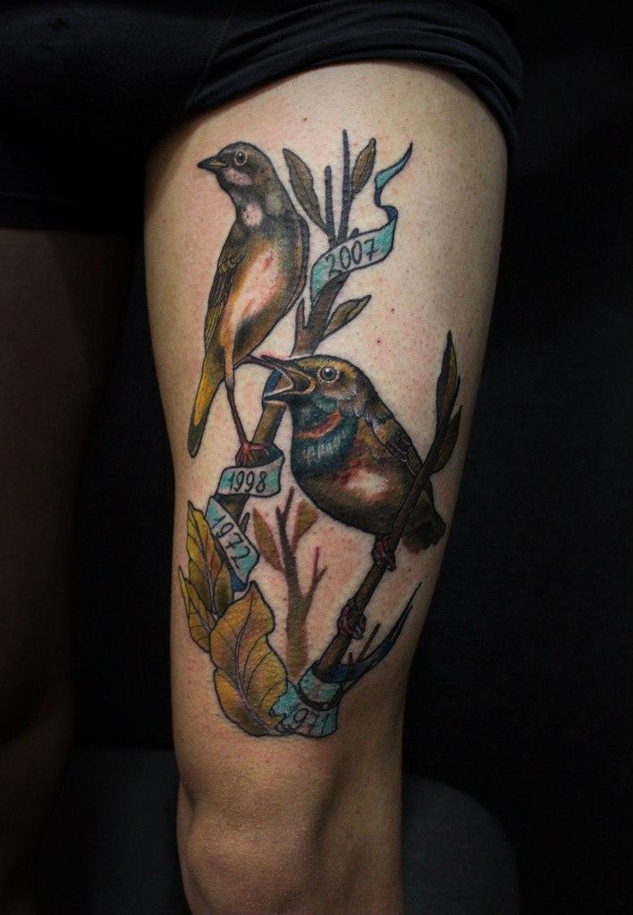 Художественная татуировка "Птички на ветках" от Димы Поликарпова