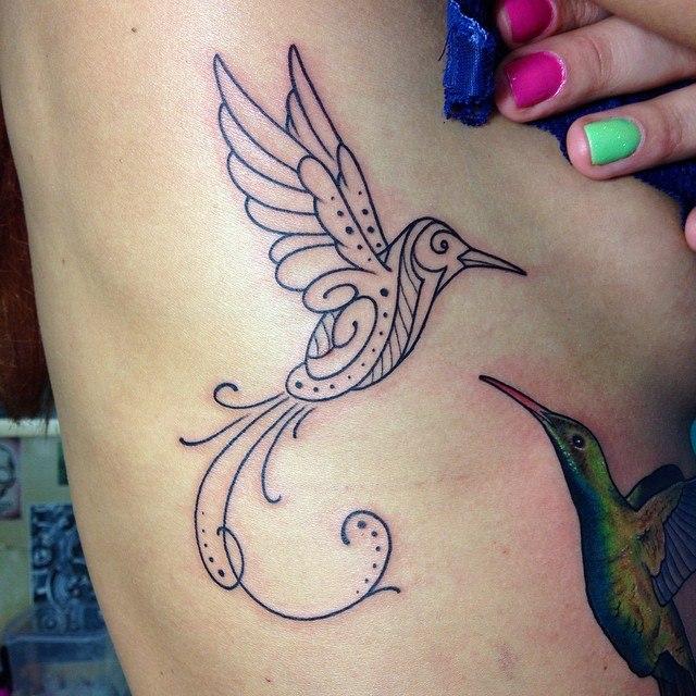 Художественная татуировка «Колибри»
