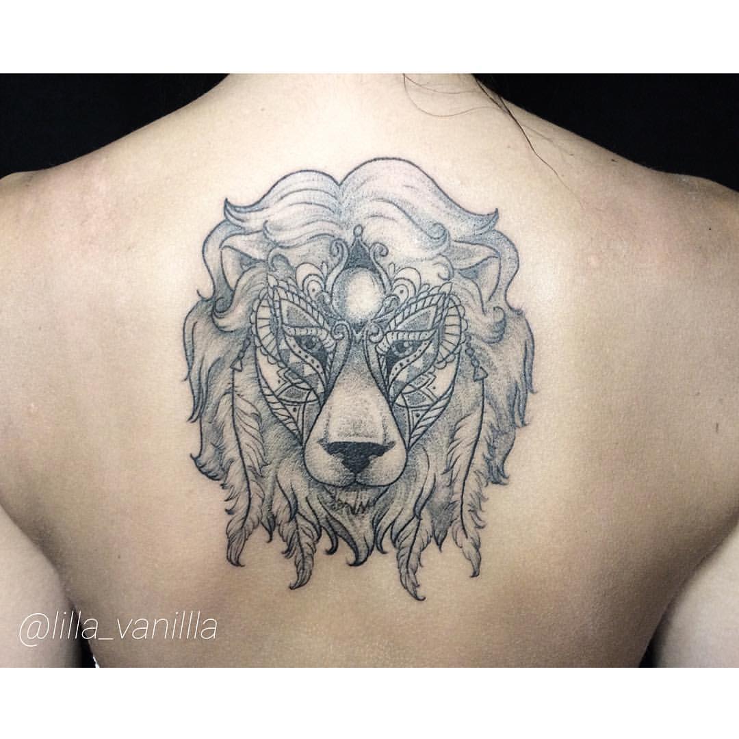 Художественная татуировка "Лев". Мастер Лилия. Художественная татуировка Льва выполнена в стиле linework/dotwork.