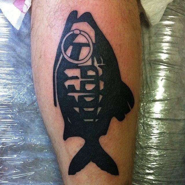 Художественная татуировка Рыба- граната