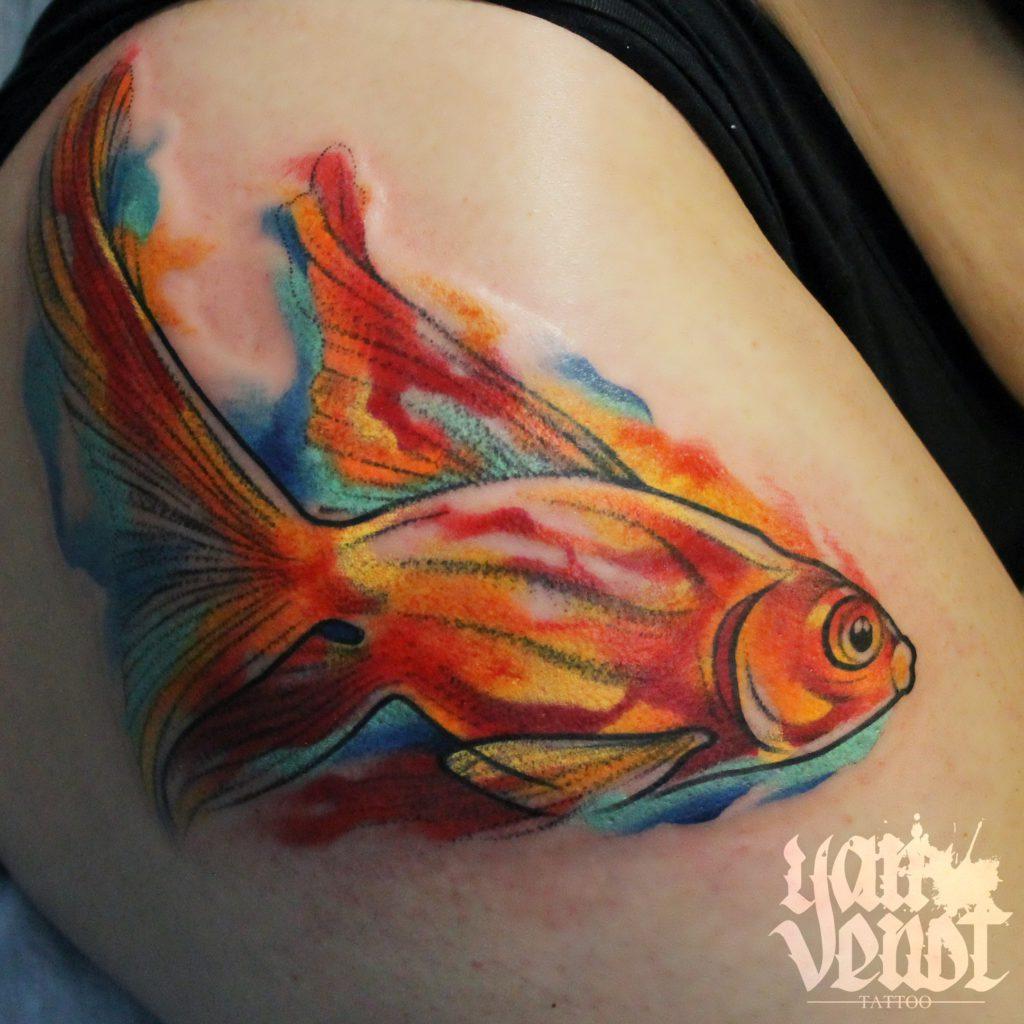 Художественная татуировка Золотая рыбка