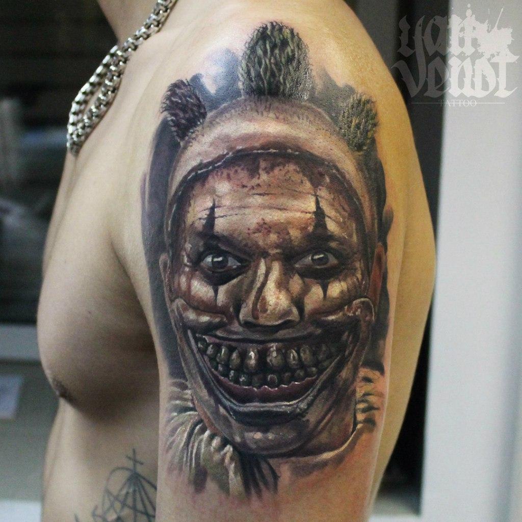 Художественная татуировка Клоун